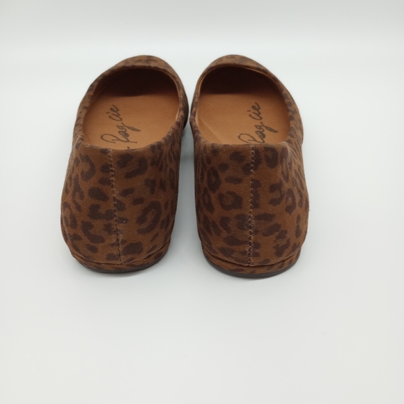 American Rag Ellie Flat in Leopard - Picture 3 of 6